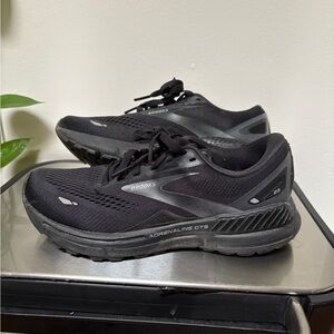 Brooks Women’s GTS 22 Black Athletic Shoes
